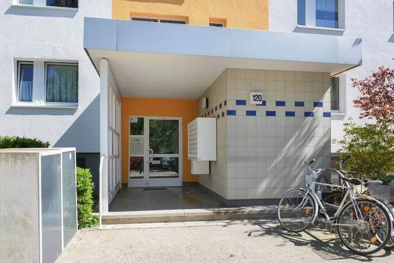 Nachmieter gesucht! 2-Zimmer Wohnung in der Nähe vom S Springpfuhl - Aufzug vorhanden — photo 1